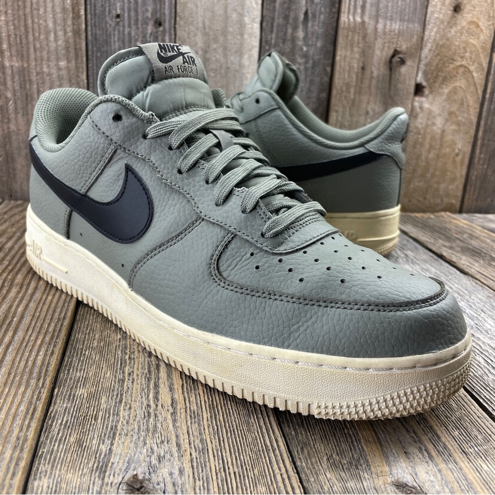 Nike Air Force 1 '07 Low Top Sneakers Dark Stucco Black Mens Sz 10.5 Shoes